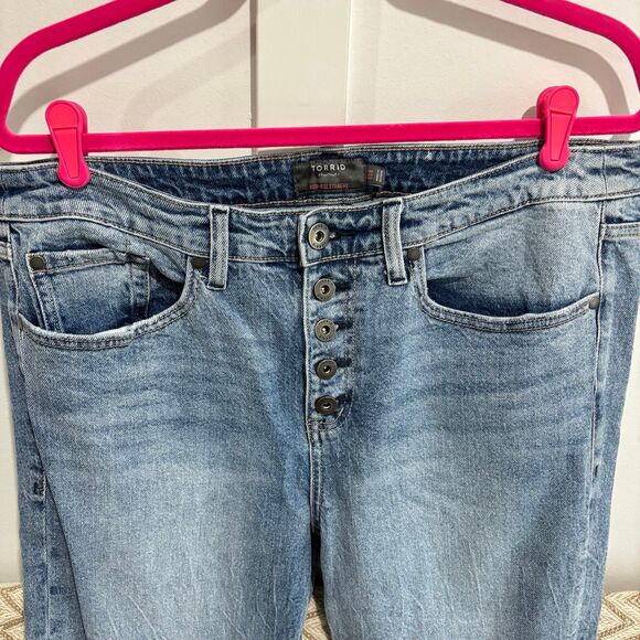 Torrid High Rise Straight Jeans Button Fly Split Hem - Picture 2 of 7